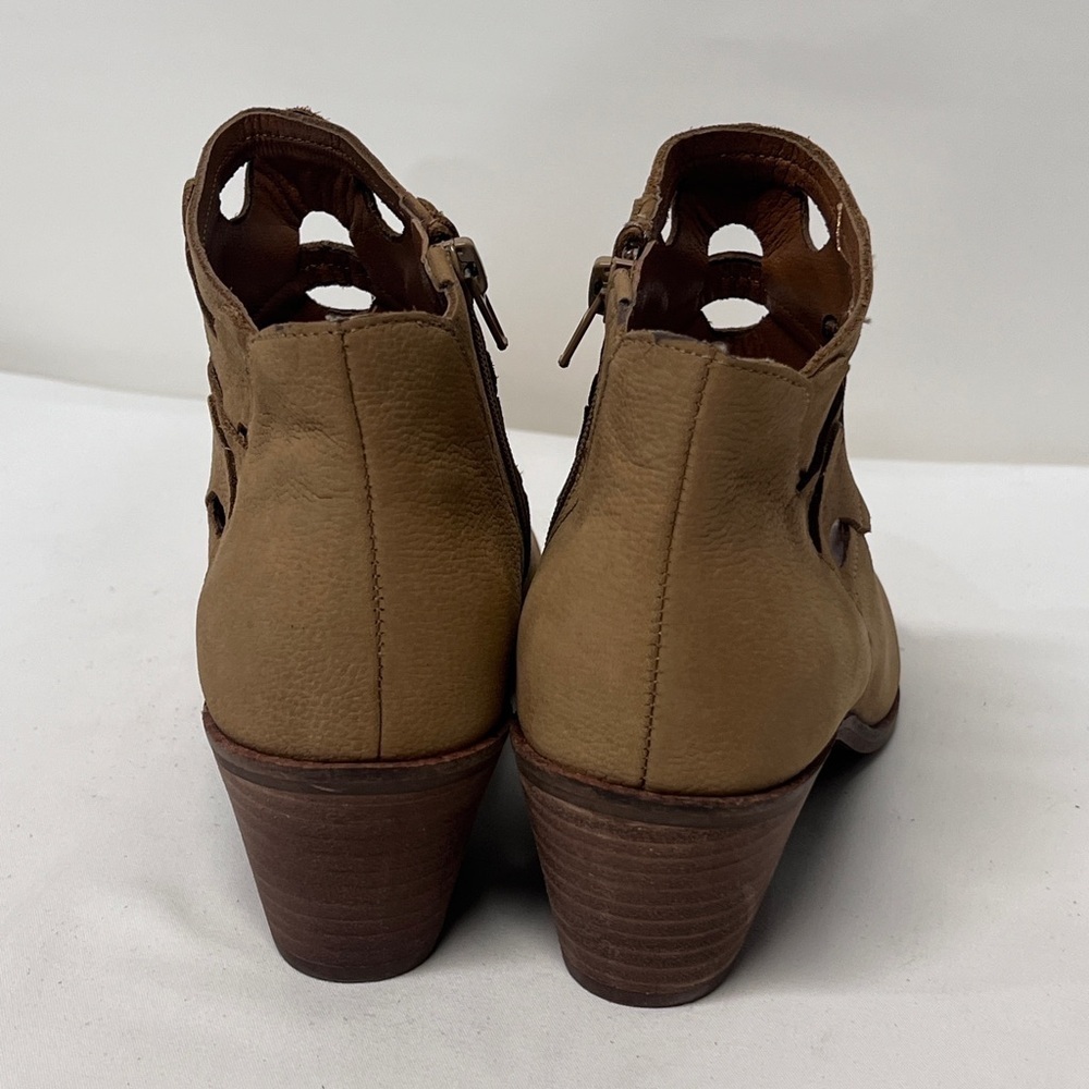 LUCKY BRAND Tan GEZANA laser cut nubuck ankle boots size 7.5.‎ - Picture 4 of 8